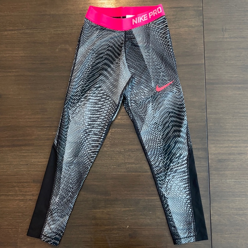 Girls Nike Pro Leggings Size Large.  Cute!!